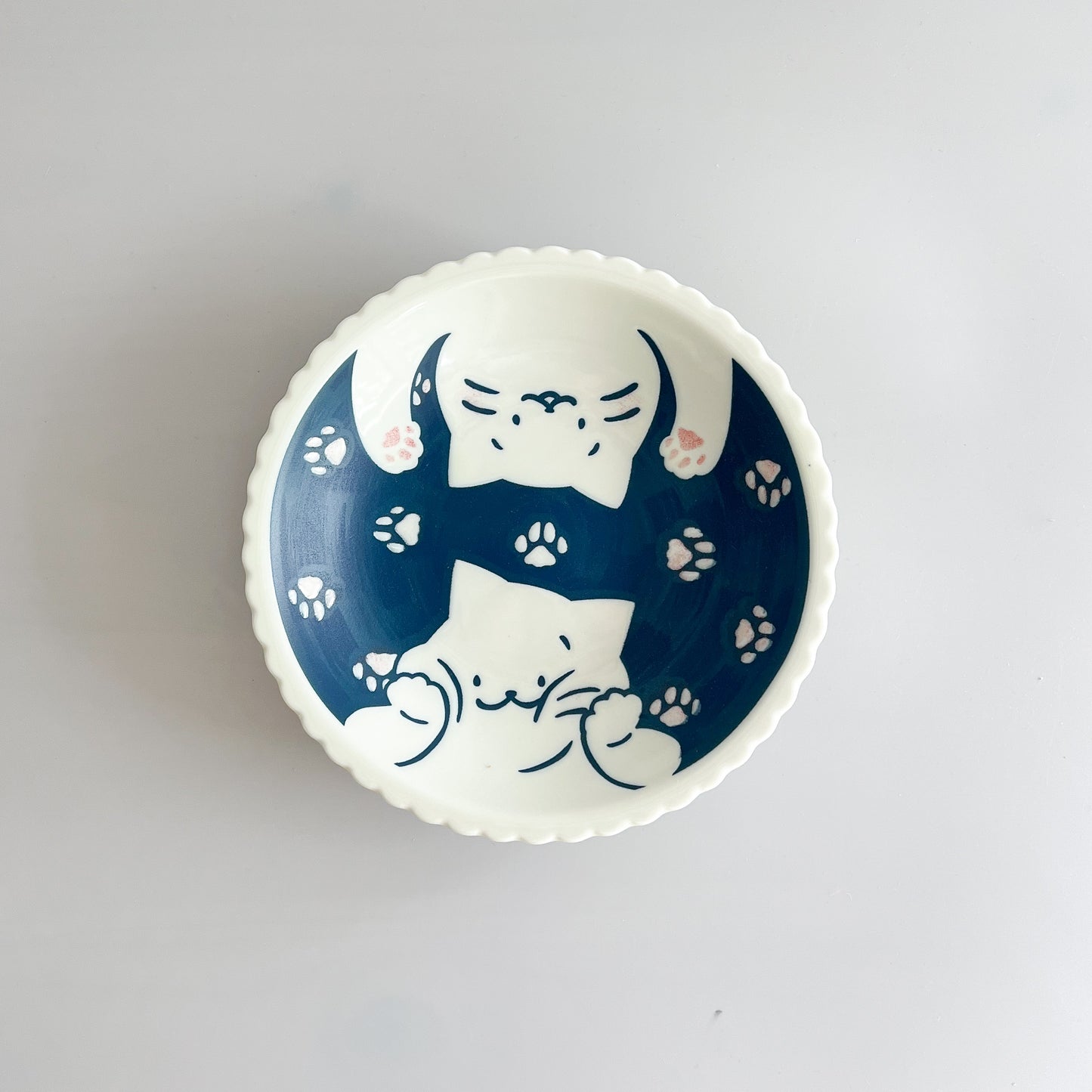 Night Cat Deep Plate 21cm - Cute Cat with Paws