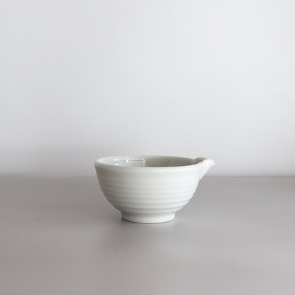 Hiwabuki Kataguchi Spout Small Bowl - White