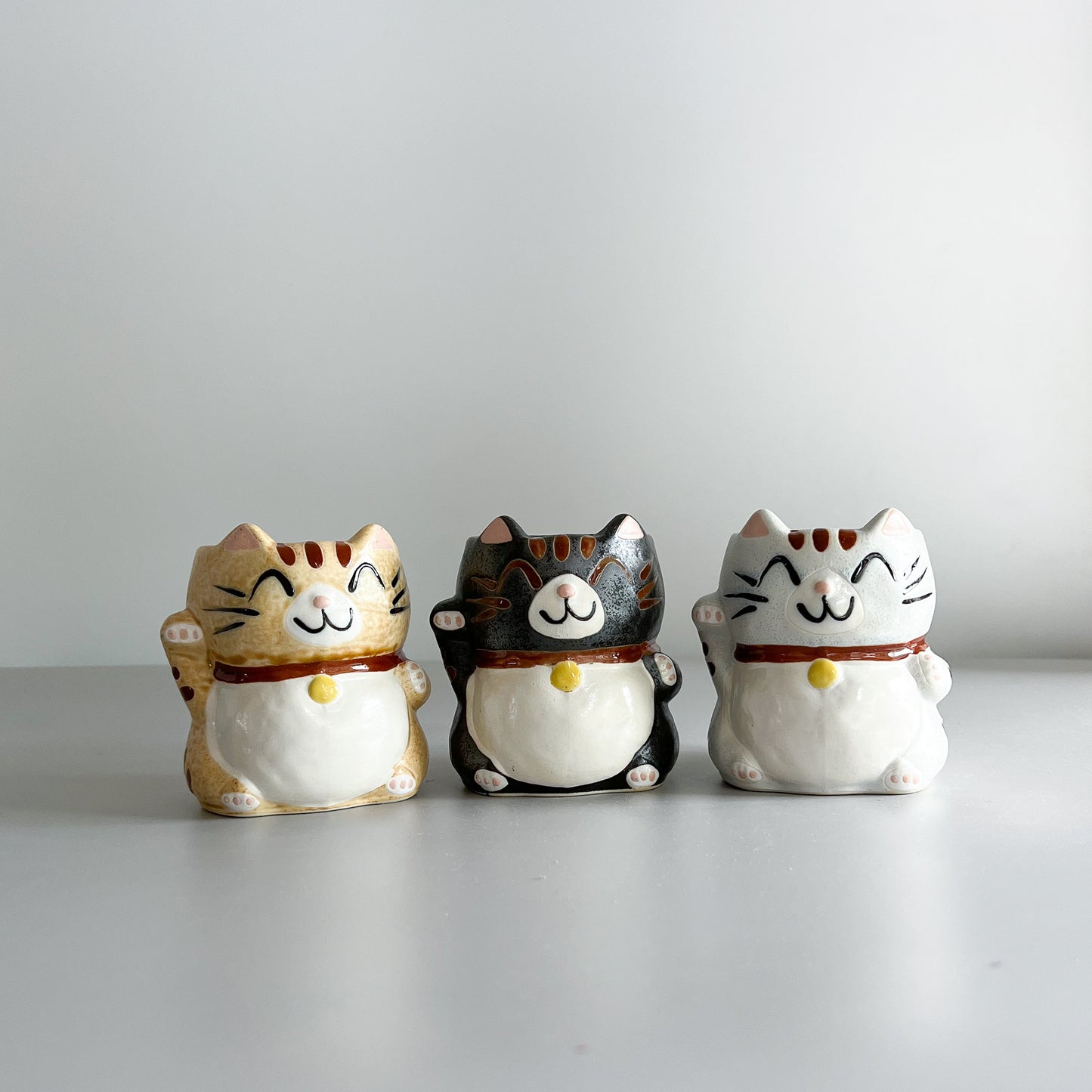 Manekineko Cat Mug - Black/Grey/Yellow