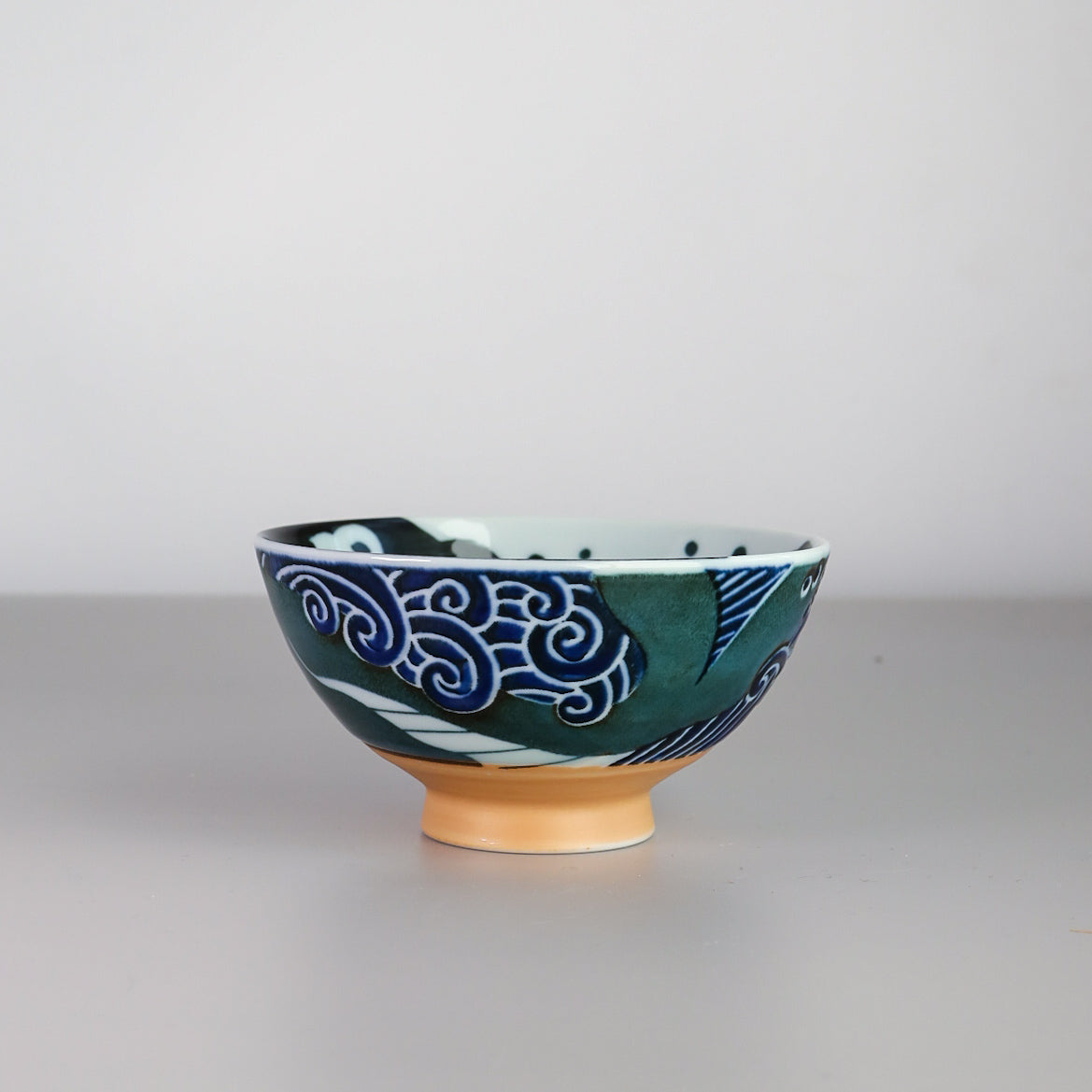 Small Teacup Rice Bowl 12cm - Shiranami Whale