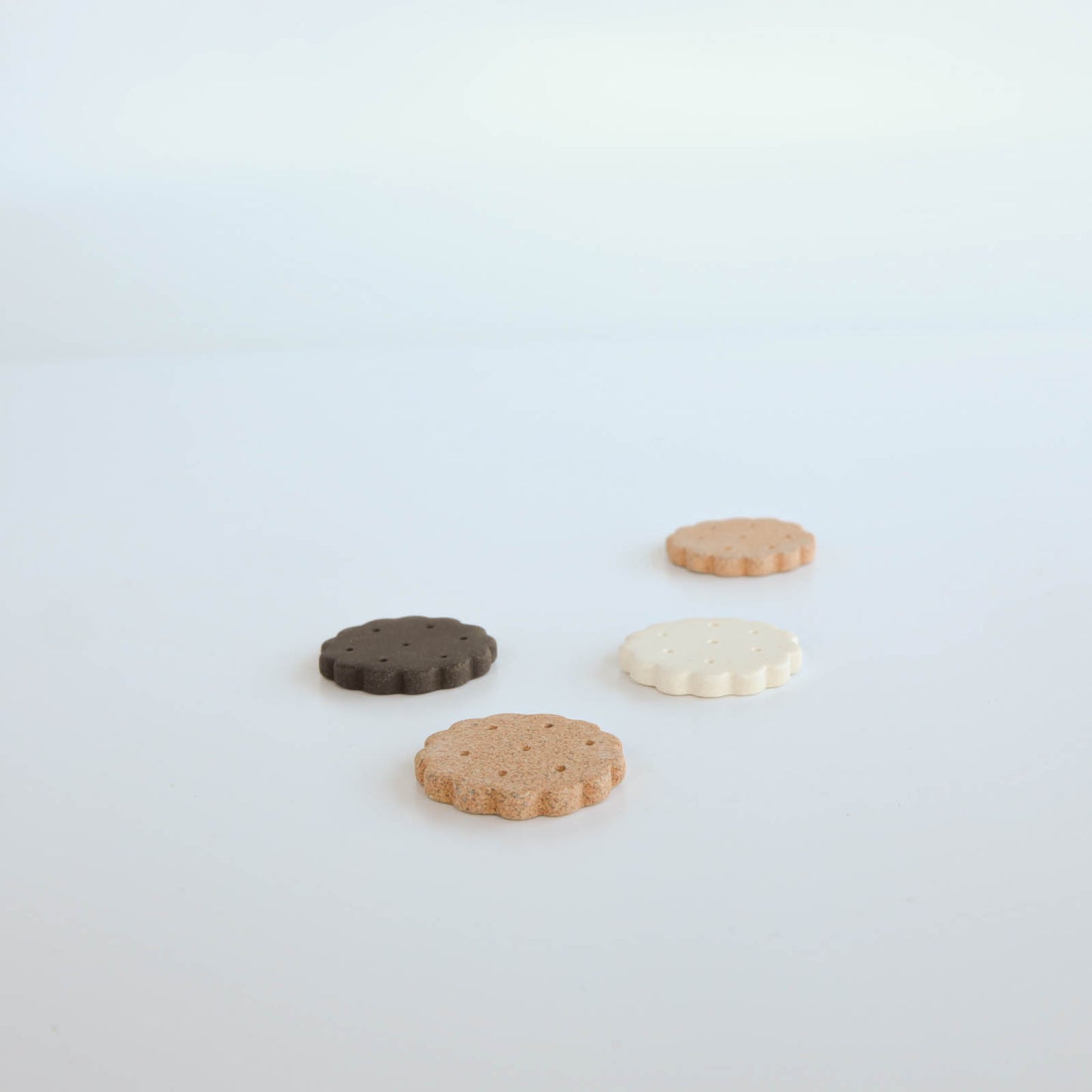 Biscuit Chopstick Rest - Brown / Black / White